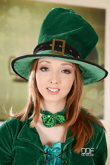 Slinky Czech Lucie Wilde Uncover Her Extraordinaire All-natural 32f Bells