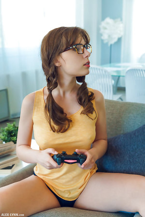 Gamer Lady Satin Stone Leisurely Opens Up Her Cootchie And Modeling Bare