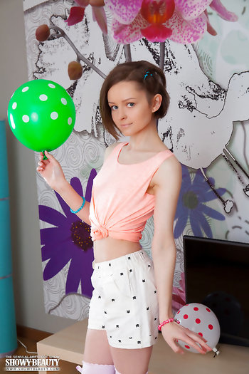 Short haired teen Caramel in cotton panties and knee socks