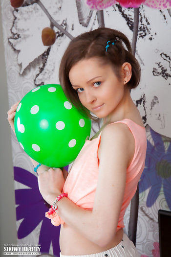 Short haired teen Caramel in cotton panties and knee socks