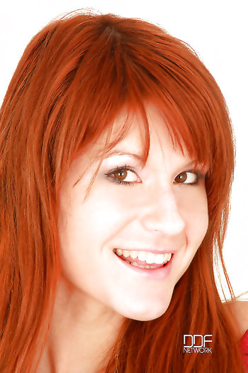 Smoking Redhead Candy S Pulverizes Her Wooly Vulva With A Magic Wand