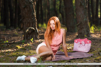 Redhead vixen Michelle H went to the woods to masturbate in silence