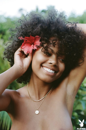 Exotic ebony goddess Nereyda Bird with perky tits showing off wet shaved pussy on beach