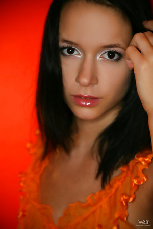 Beautiful dark haired Gwen adores showing off her fabulous body
