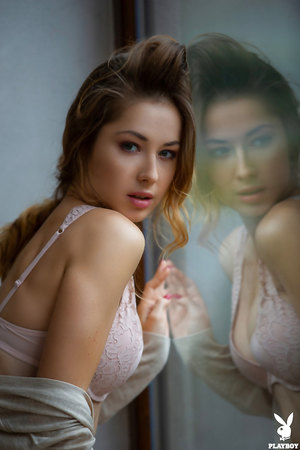 Ukrainian model Diana Lark posing nude by the Big Window